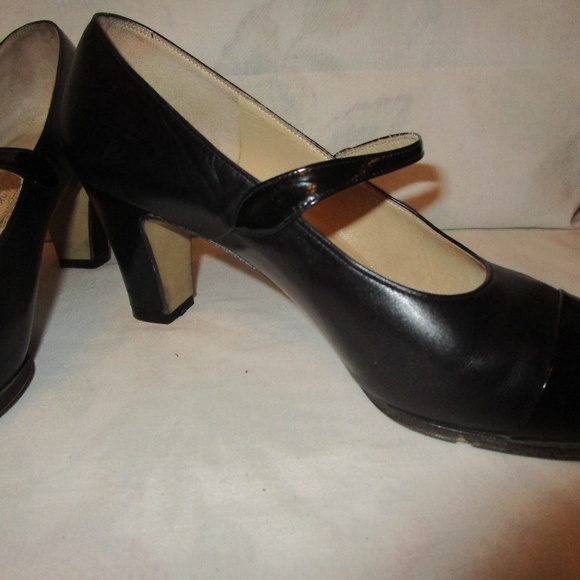 Yoshinoya Heels - Picture 2 of 7